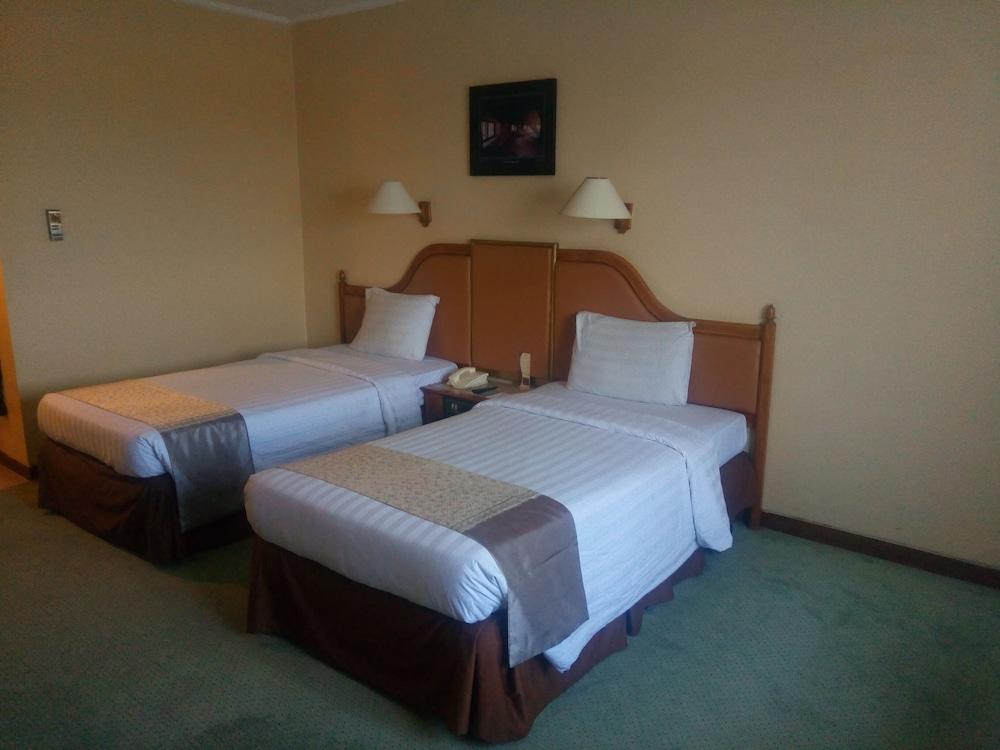 Sahid Raya Hotel & Convention Yogyakarta Maguwo Buitenkant foto